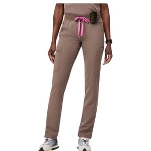 ISO FIGS Smokey Taupe Medium Petite Kade